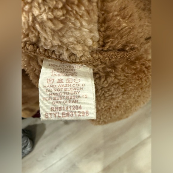 Hem and Thread ULTRA SOFT Cozy Tan Faux Fur Jacket - Picture 6 of 8